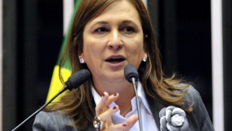 Ministra Katia Abreu: continua ou não no governo?