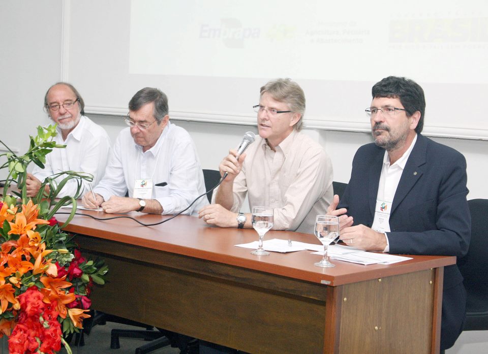 Membros do CCAS participam de mesa redonda sobre Mofo Branco